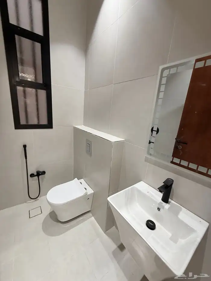 فرصه للبيع فيلا روف ب 685 الف عليها تامين وحي مكتمل الخدمات 86