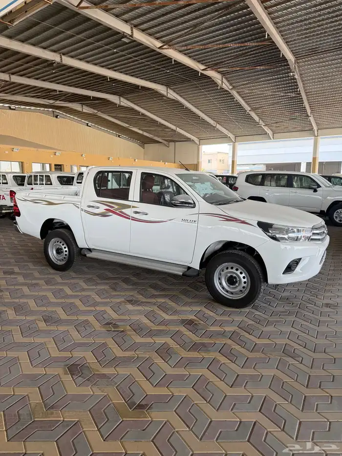 هايلوكس 2025 سلق تماتك حساسات وخطوط جانبيه دبل بأقل سعر 6