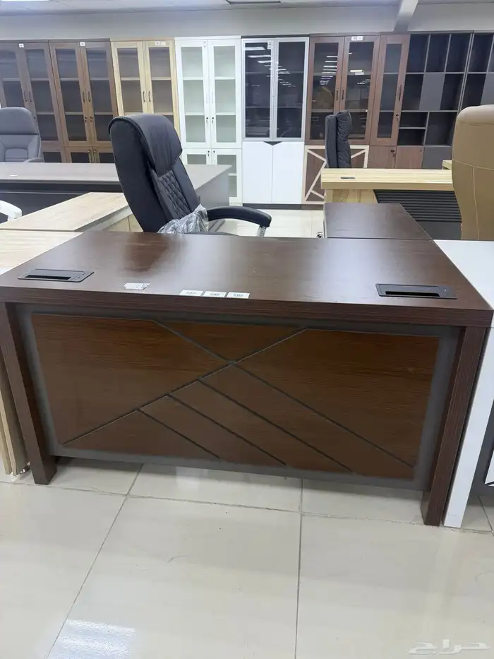 مكتب جديد 4 ألوان كلا مقاسات في موجود - اثاث المكتبي 0