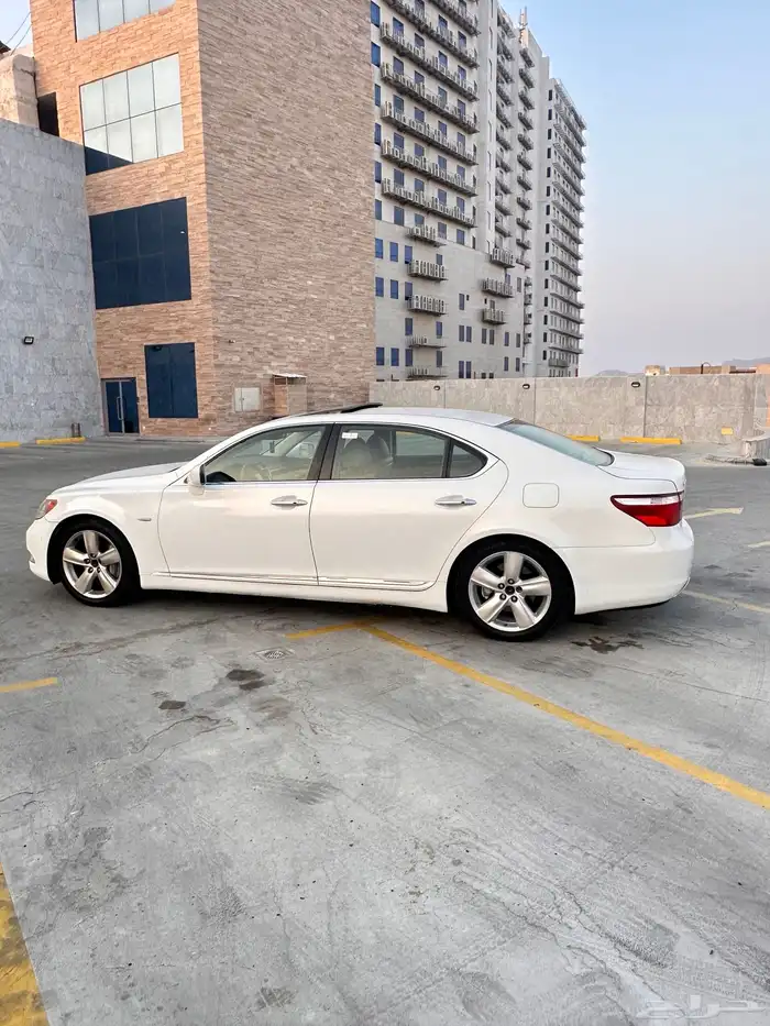 لكزس LS 460L وارد عبد اللطيف جميل فل كامل بلوحة مميزة 6