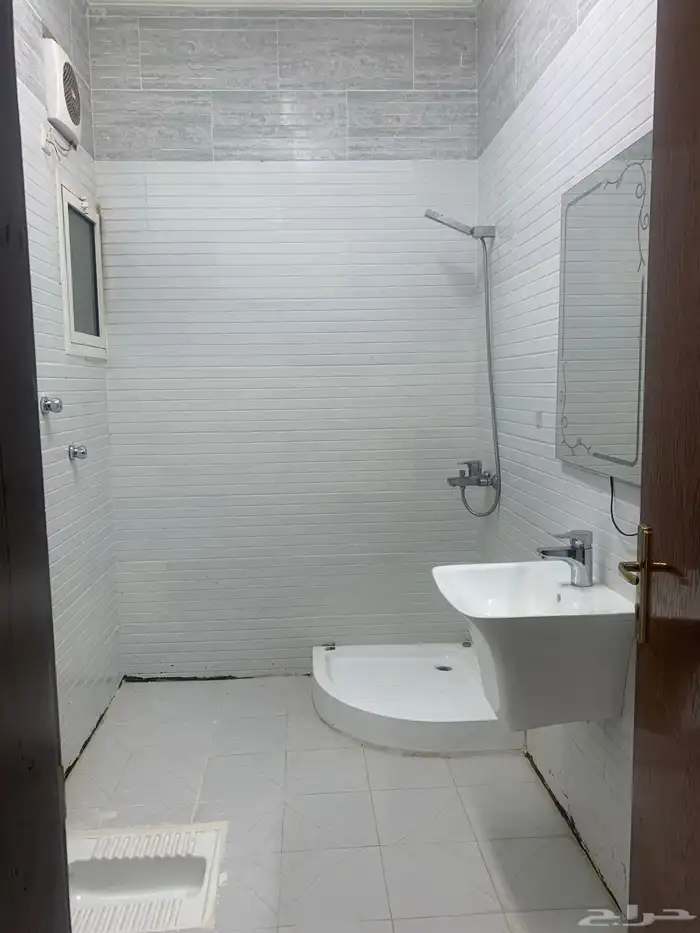 شقة للإيجار مجددة و نظيفة حي الرانوناء 1