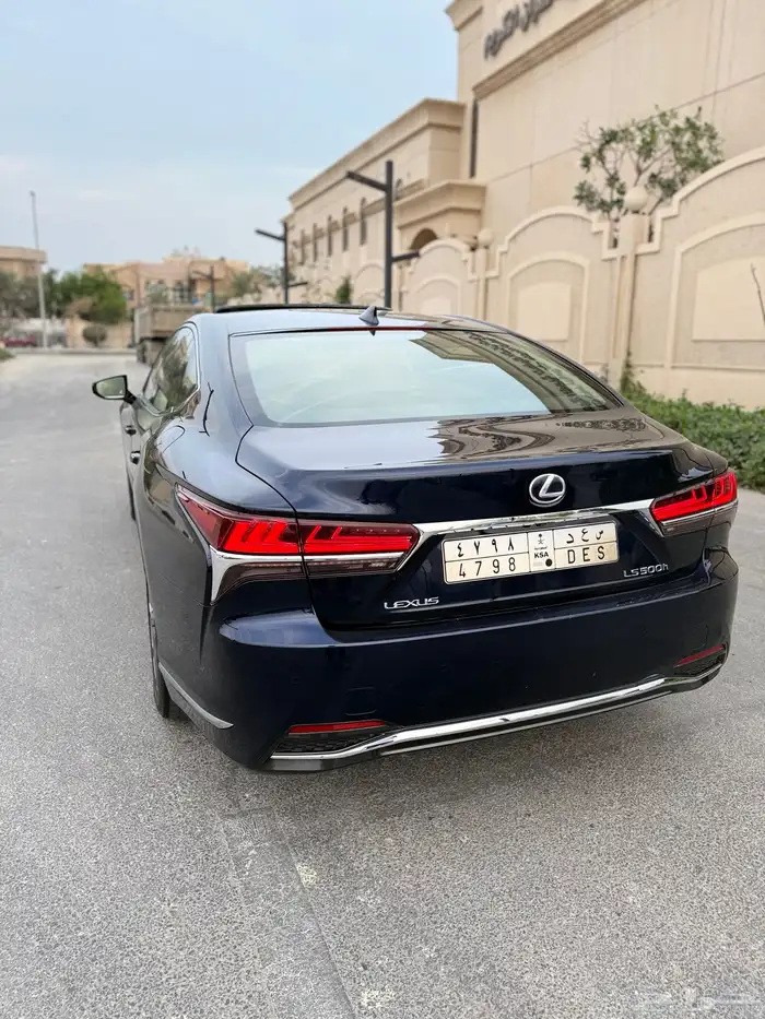 للبيع لكزس LS500h هايبرد ( مخزن ) سعودي اعلى افئه 9