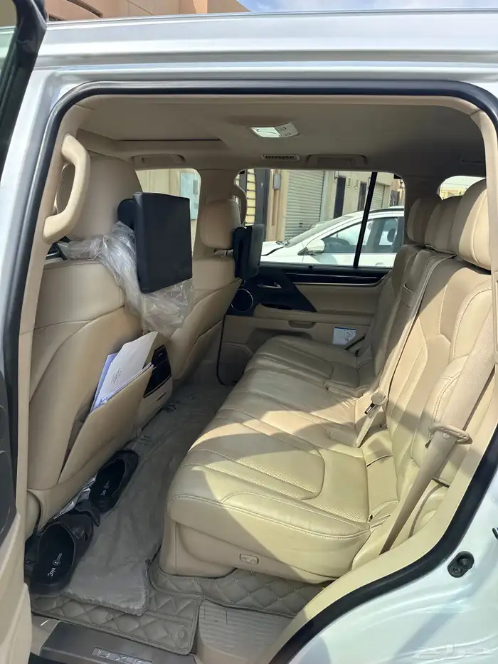 جيب لكزس 2021 8