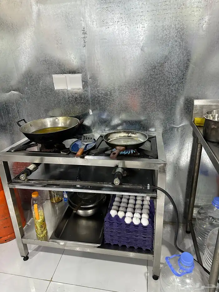 بوفية بكامل اغراضها 4