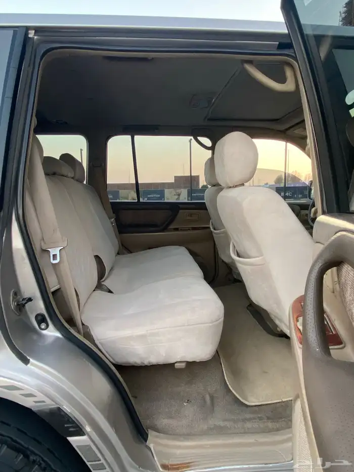 جيب تويوتا لاندكروزر موديل 2002 11