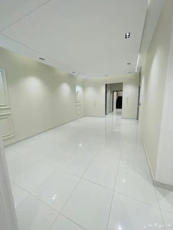 للبيع شقق تمليك علوي مع سطح مصعد راكب حي المعارض السعر 520 7