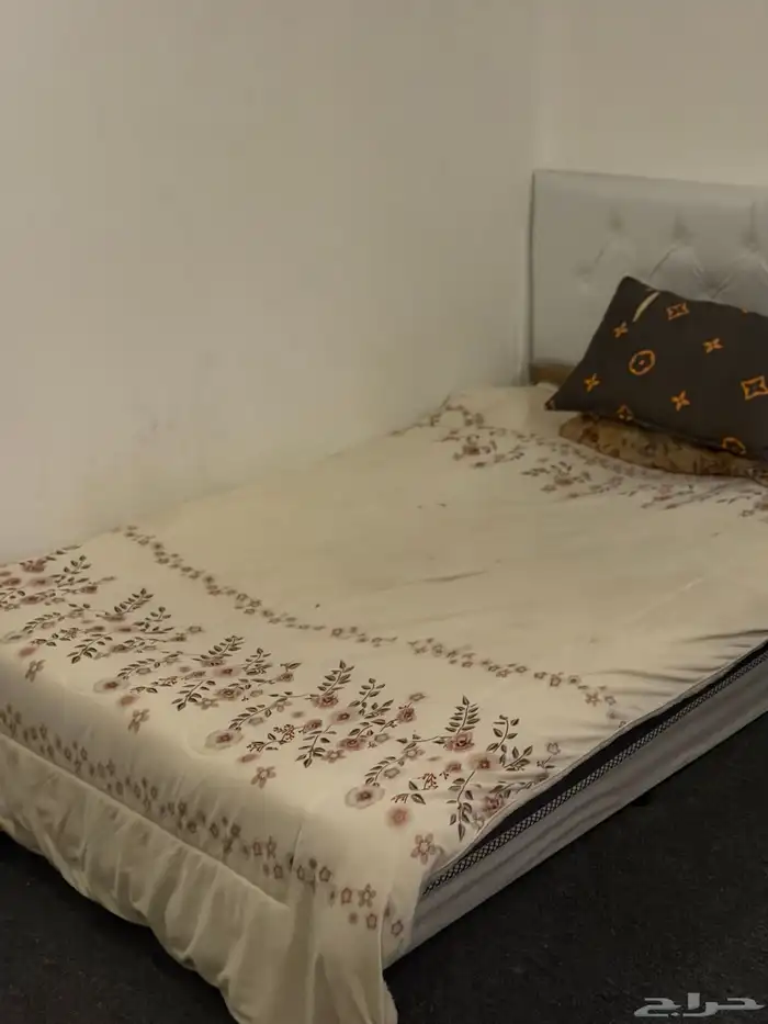 اثاث مستعمل سرير ودولاب 4