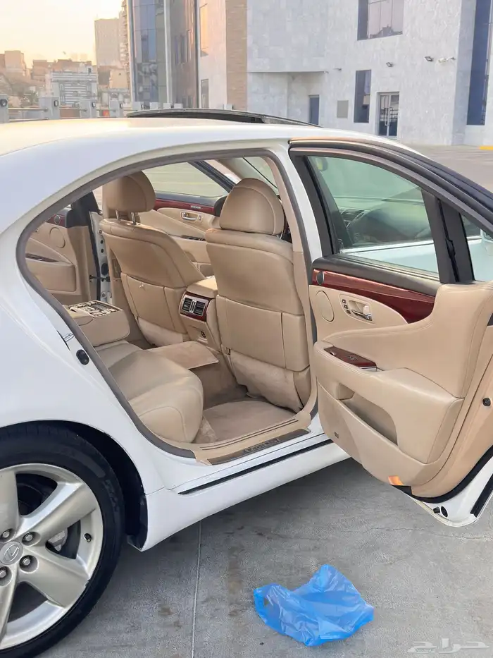 لكزس LS 460L وارد عبد اللطيف جميل فل كامل بلوحة مميزة 17