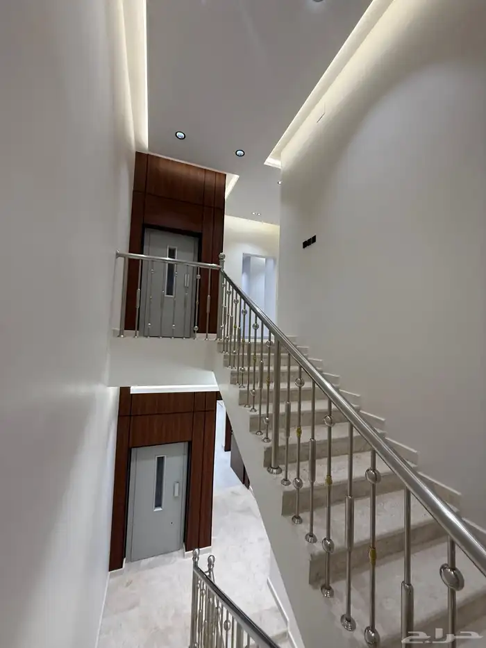 فرصه للبيع فيلا روف ب 685 الف عليها تامين وحي مكتمل الخدمات 38