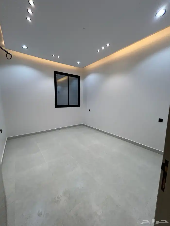 للبيع روف علوي بدرج داخلي وخارجي بسعر مناسب 650الف 13