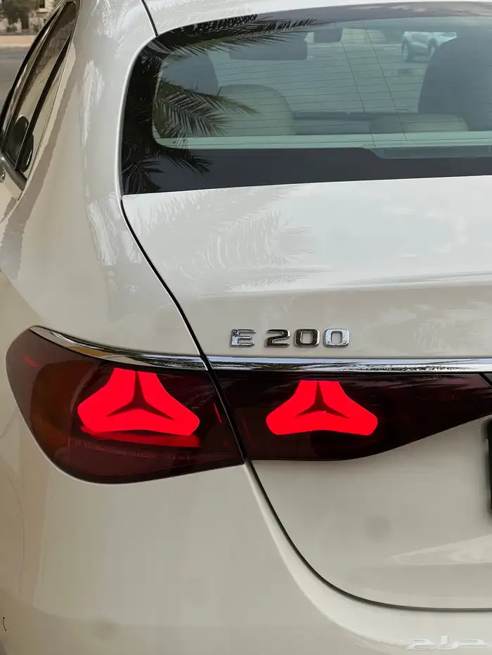 مرسيدس E200 2025 عداد 7 الاف كيلو ضمان الجفالي سنتين 18