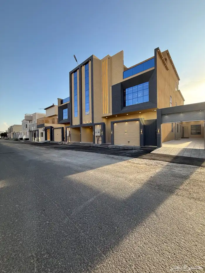 للبيع ادوار ارضيه وارواف علويه بملحق ف ابها حي الزهور 1