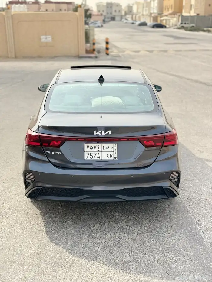 كيا سيراتو 2023 نص فل 4