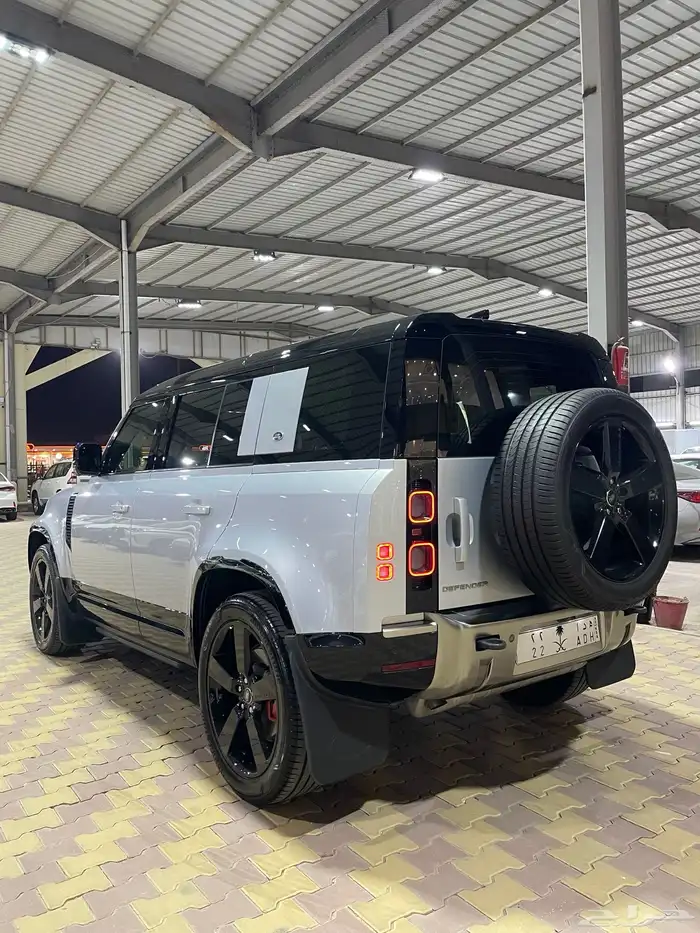 لاندروفر ديفندر X110 خليجي 2021 شبه جديد 10