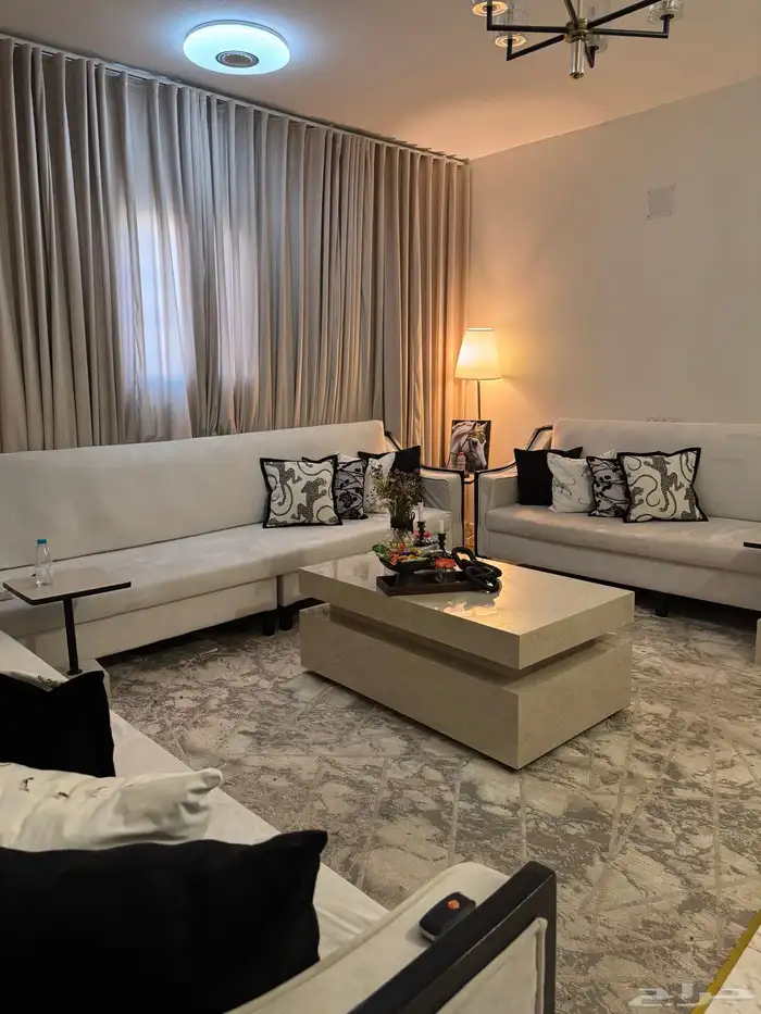 كنب مستعمله مدتة سنه يجننن مره سعر 2500 0