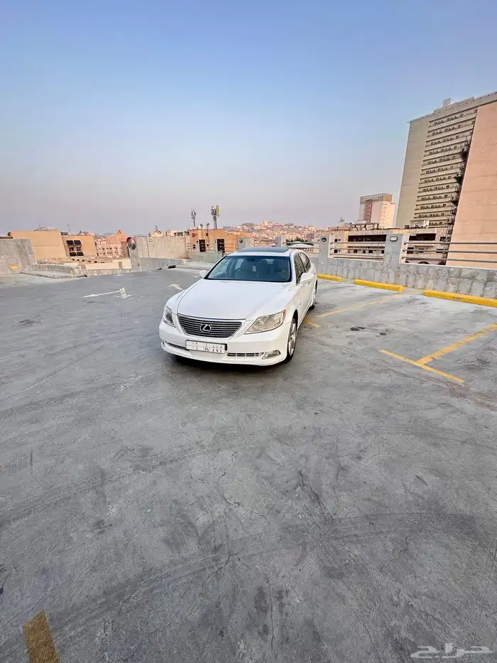 لكزس LS 460L وارد عبد اللطيف جميل فل كامل بلوحة مميزة 2