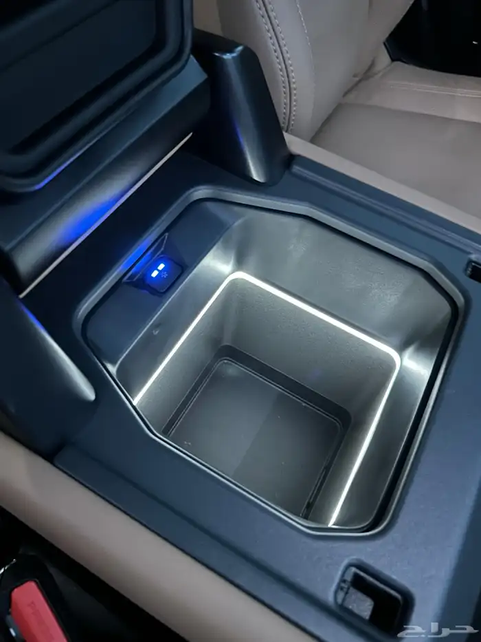 للبيع ديفندر X داينمك 2025 10