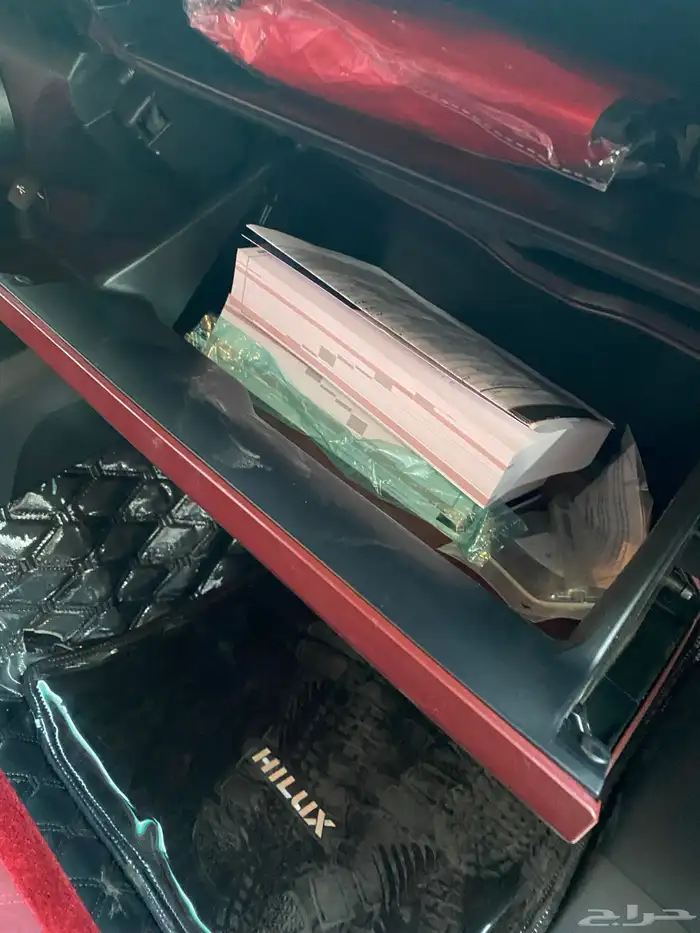 تويوتا هايلوكس ديزل قير عادي دبل 2025 8