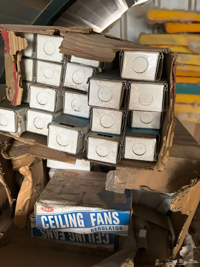 لمبات انابيب بيضه مقاس كبير من النوع ذو الترنسات وليس لد 2