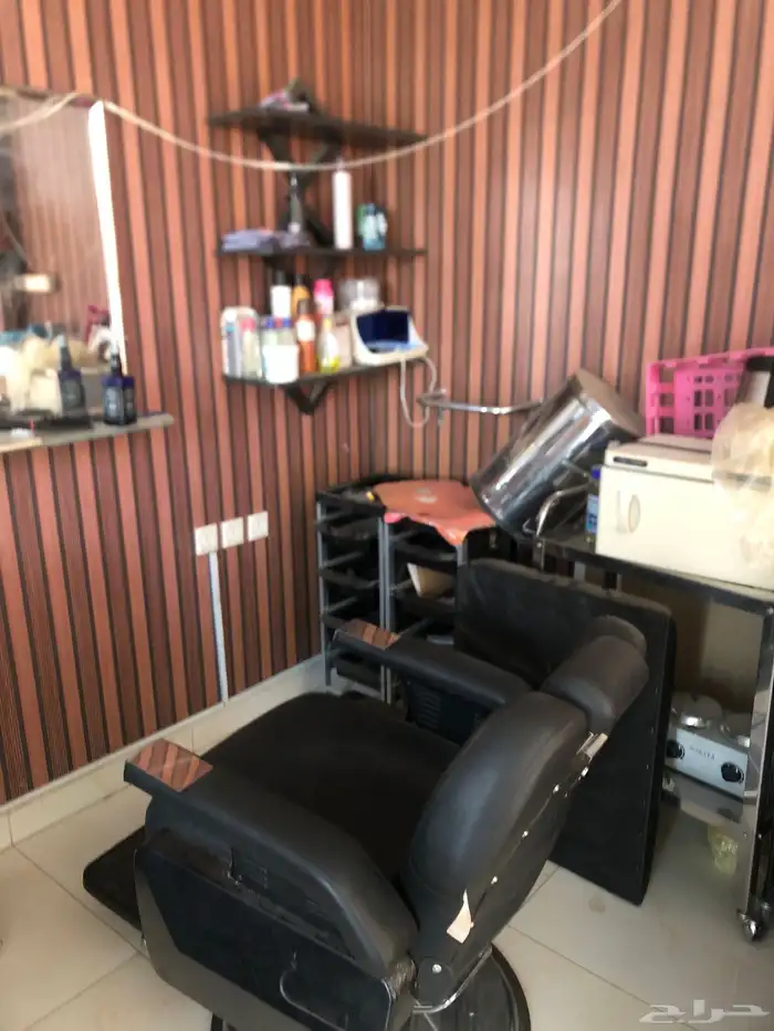اغراض صالون حلاقه بحاله ممتازه 0