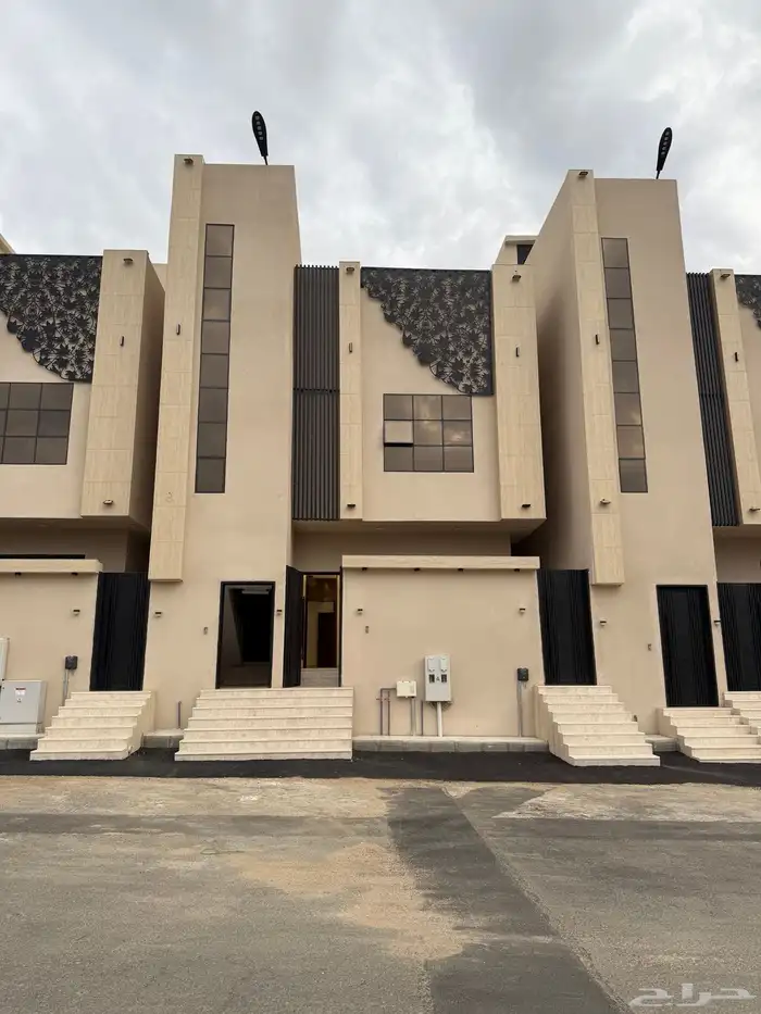 فرصه للبيع فيلا روف ب 685 الف عليها تامين وحي مكتمل الخدمات 53