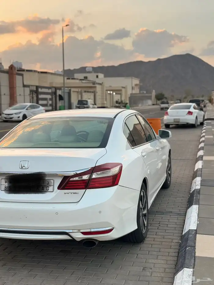 هوندا اكورد 2017 11