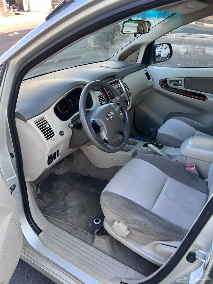 للبيع انوفا 2013 اوتوماتيك 7