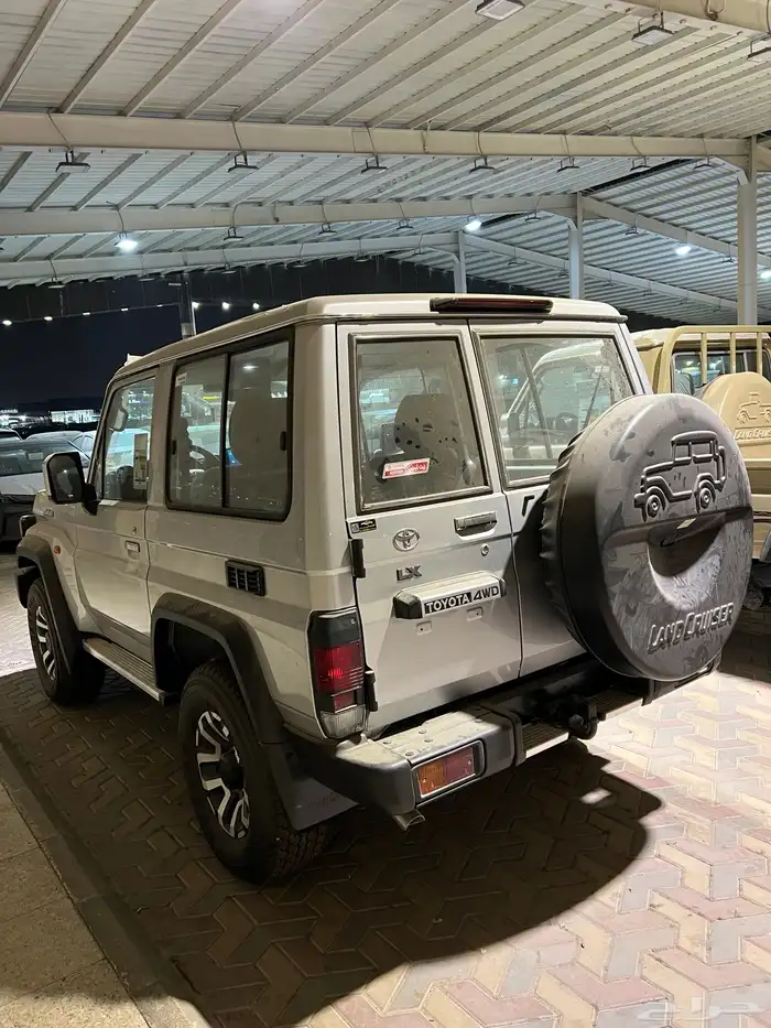 ربع تويوتا ديزل رفرف سعودي فل كامل ونش (فضي ابيض) 1