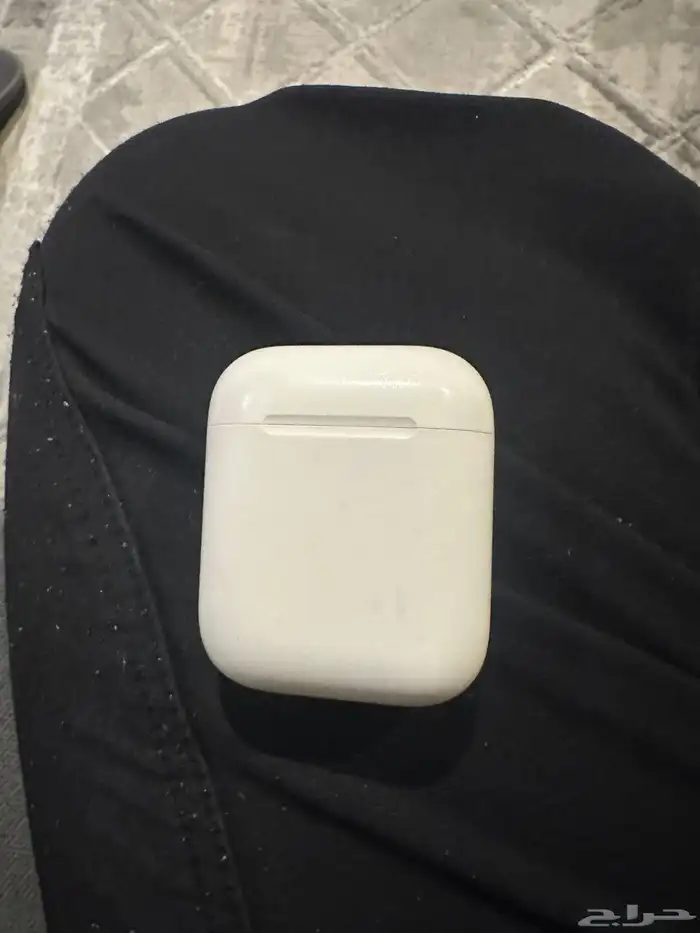 سماعة ابل ايروبدز اصليه الإصدار الثالث مع سماعة اصدار الثاني 2