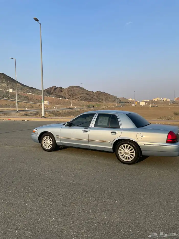 جراند ماركيز 2011 LS للبيع او البدل باكسبدشن فقط 5