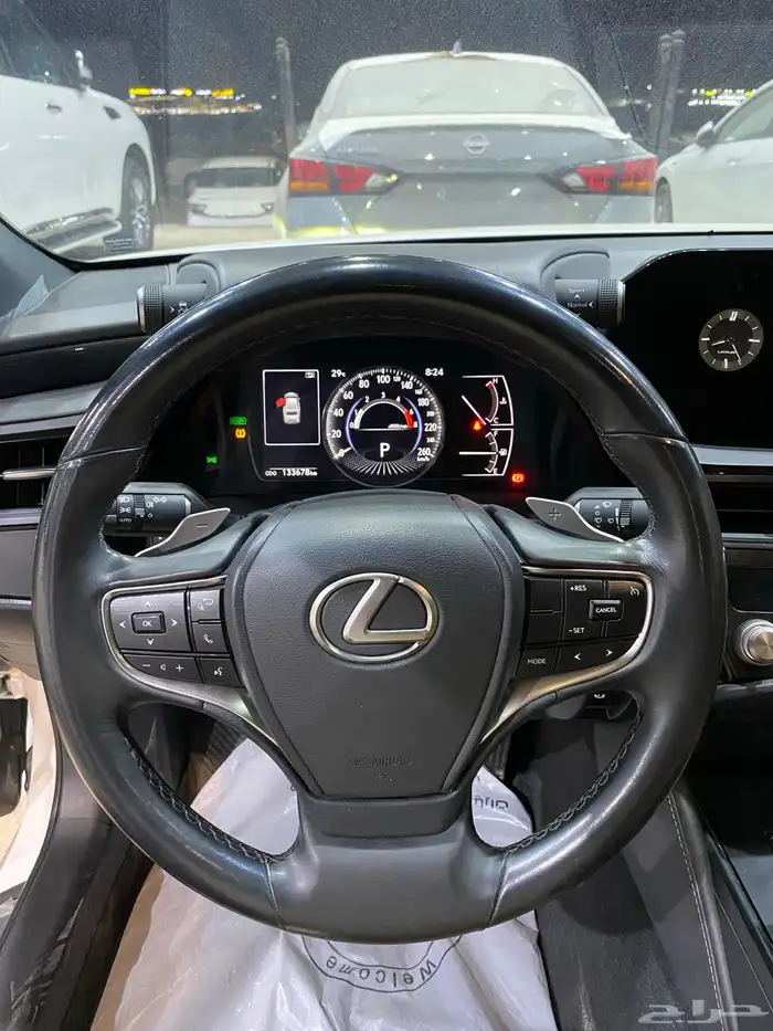 للبيع لكزس ES300h هايبرد 2023 عبداللطيف عداد 133 الف 16