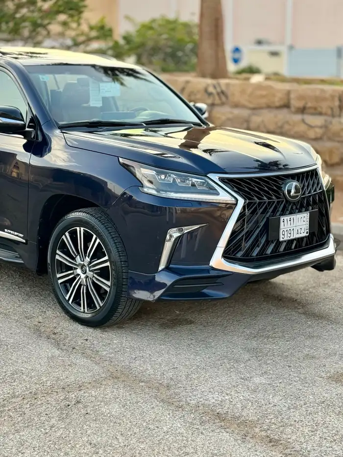 للبيع جيب لكزس 2016 ((DD))(بريمي) ((نظيف جدا )) 17