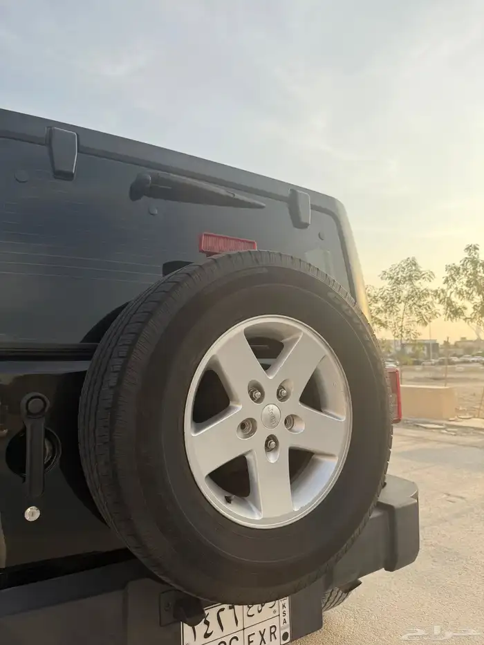 جيب رانقلر 2012 لون اسود ممشى 287 11