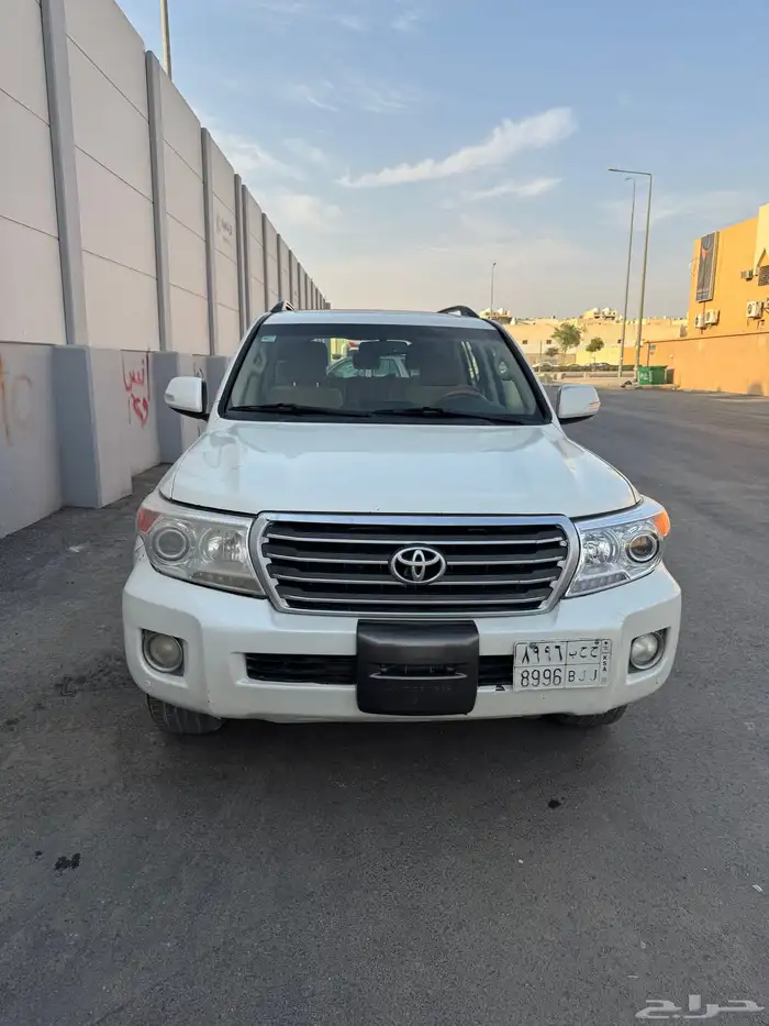 جيب لاند كروزر CXRفل كامل موديل 2013 1