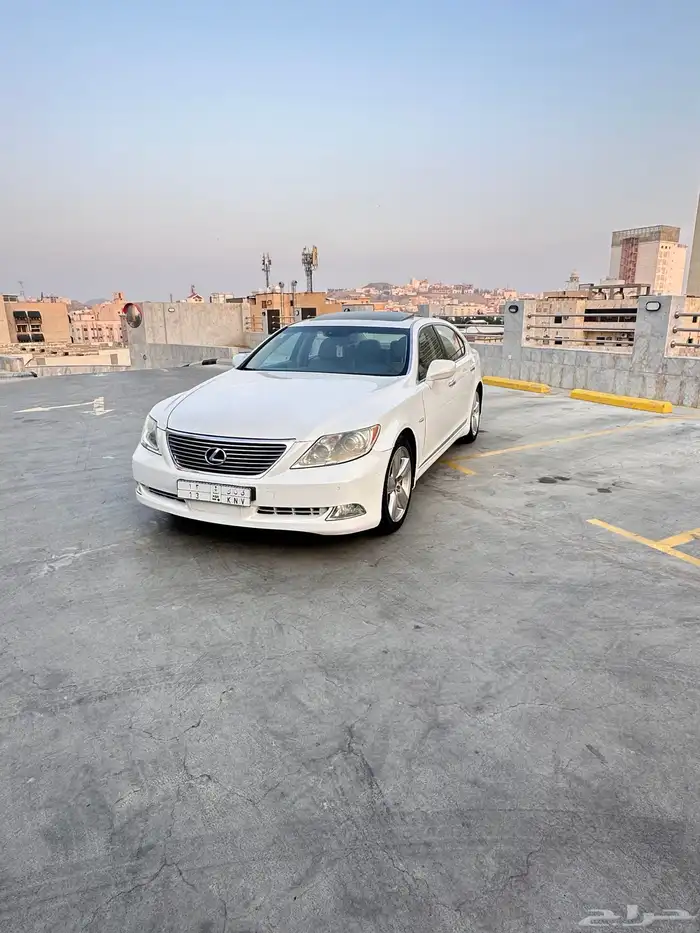 لكزس LS 460L وارد عبد اللطيف جميل فل كامل بلوحة مميزة 3