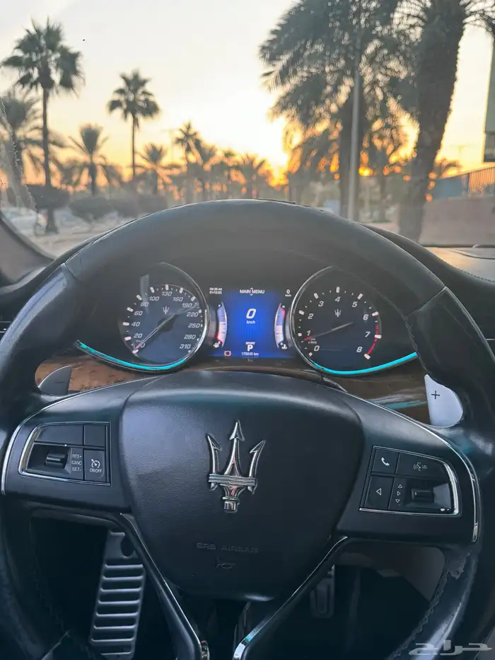 للبيع مازيراتي كواترو موديل 2016 فيها دقة خفيفة مصدوم 9