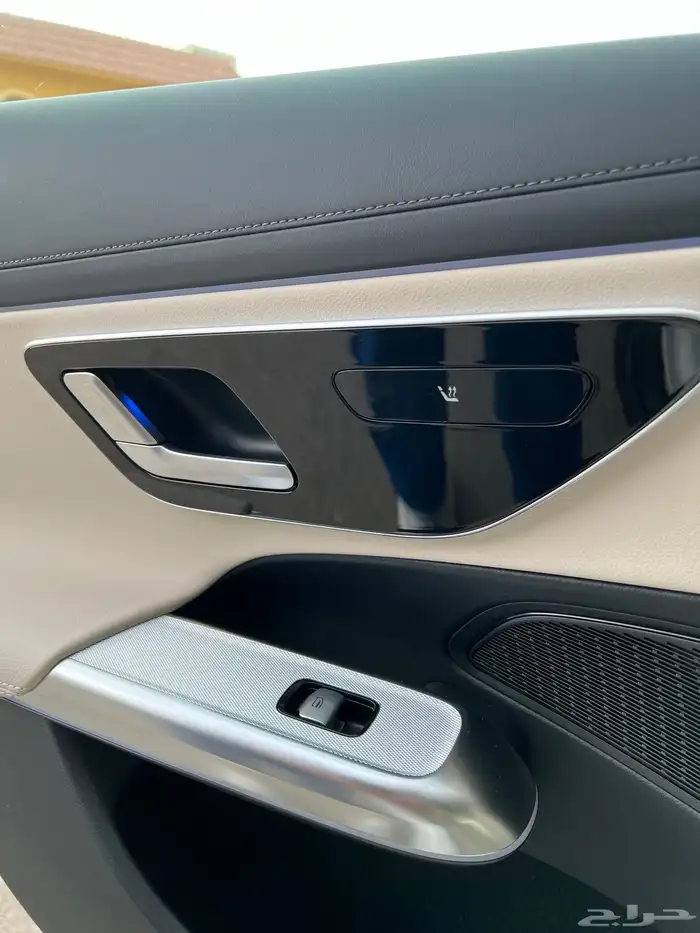 مرسيدس E200 2025 عداد 7 الاف كيلو ضمان الجفالي سنتين 45