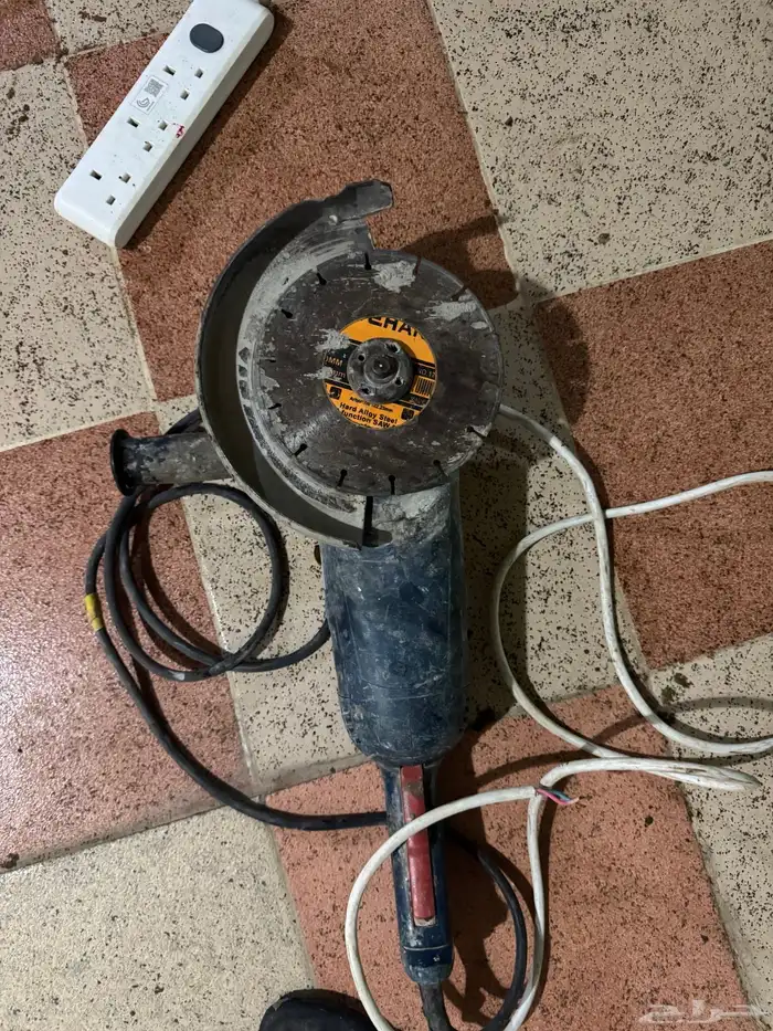 قصاصه خشب ومناشير خشب بوش وماطور هوا 22