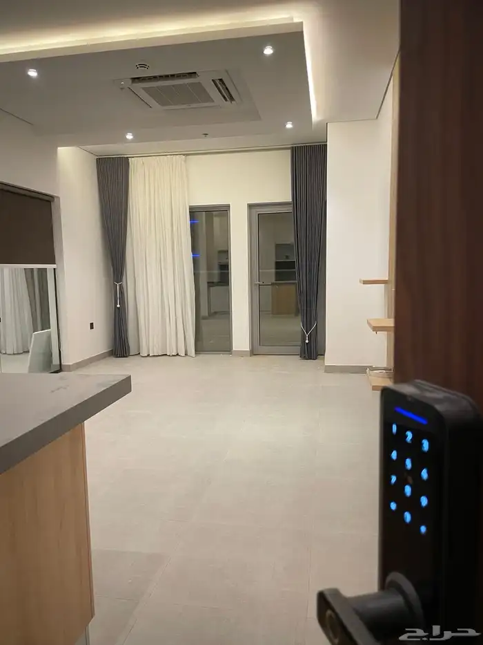 للبيع شقة مودرن فاخرة في برج جود 14