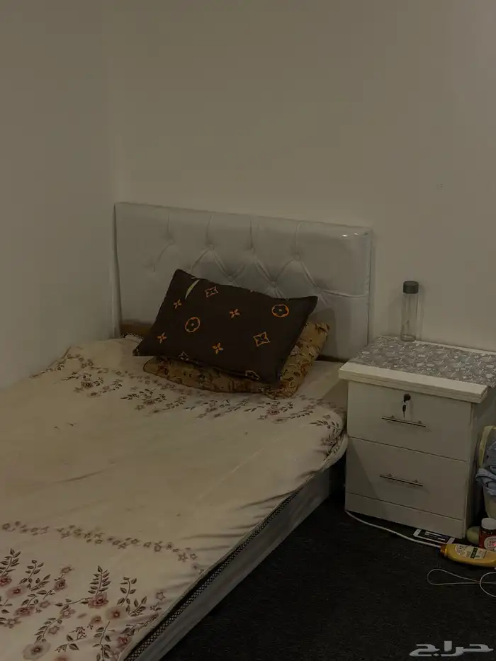 اثاث مستعمل سرير ودولاب 3