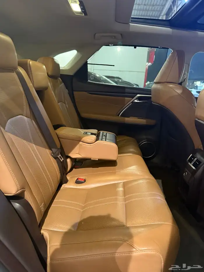 لكزس RX350 2017 ( الوكيل عبداللطيف جميل ) 16