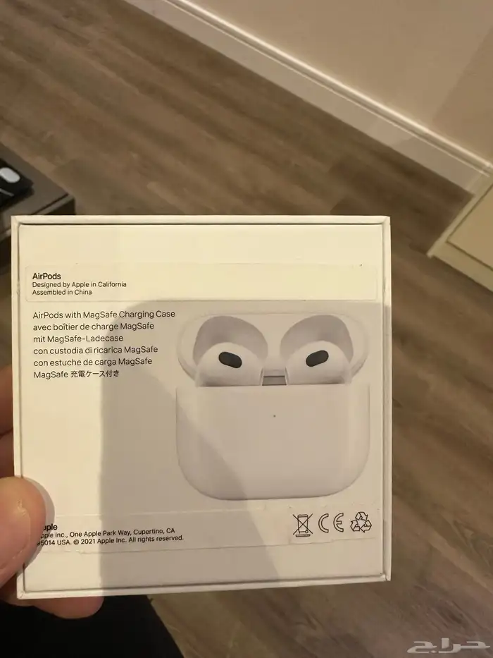 سماعة ابل ايروبدز اصليه الإصدار الثالث مع سماعة اصدار الثاني 1