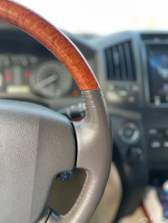 تويوتا لاند كروزر 2015 V8 GXR نسخة 60 عام 10