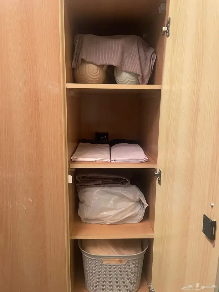 دولاب ملابس حالته ممتار للبيع 1