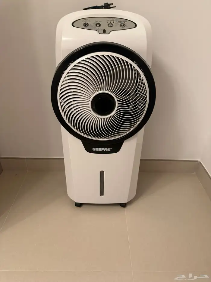 GEEPAS Fan 9580 Rechargeable 1