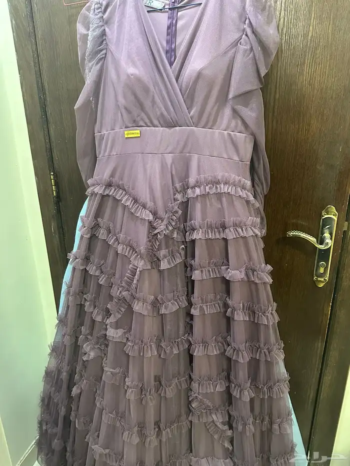 المسكه ابغى فيها 100 الفساتين ابغى فيها 400 1