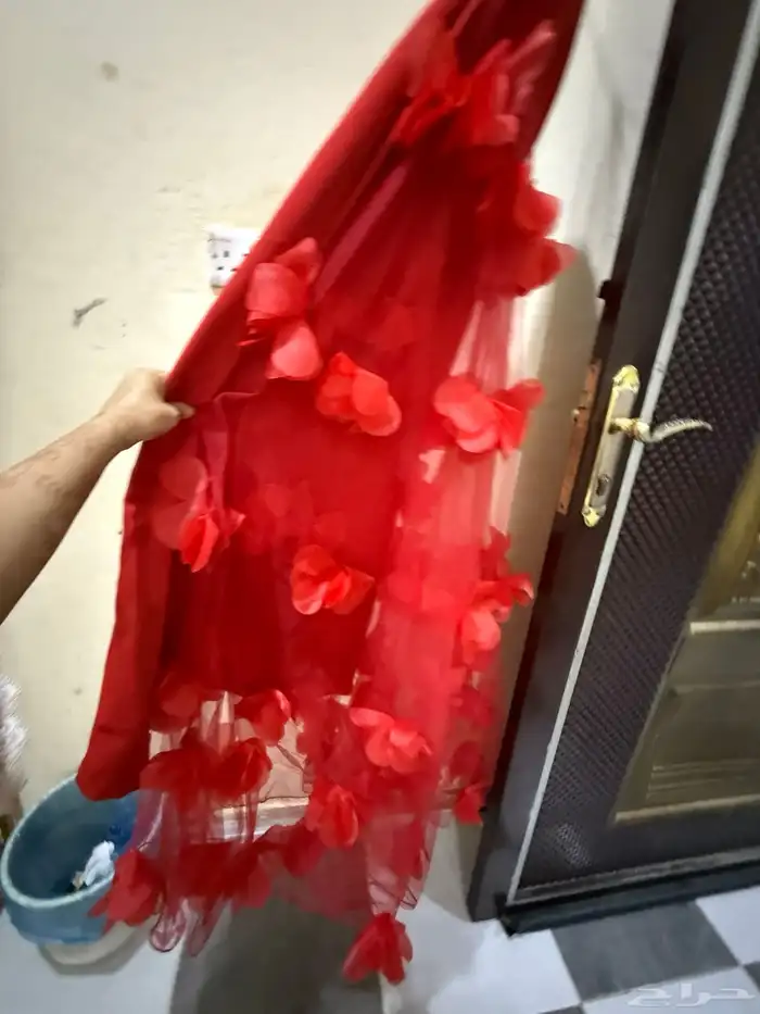 فستان مستخدم يوم واحد السعر الكبير150 و الصغير140 2