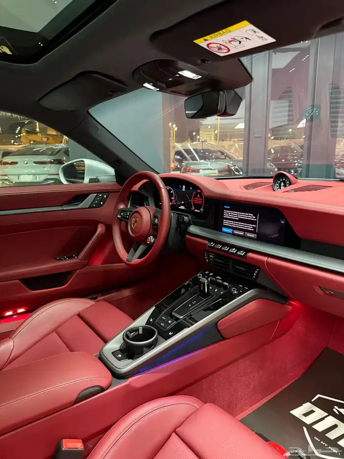 بورش 911 كاريرا 2025 شبه جديد مواصفات عاليه 16