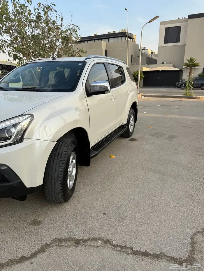 ايسوزو MUX 2020 ستاندر ديزل 1