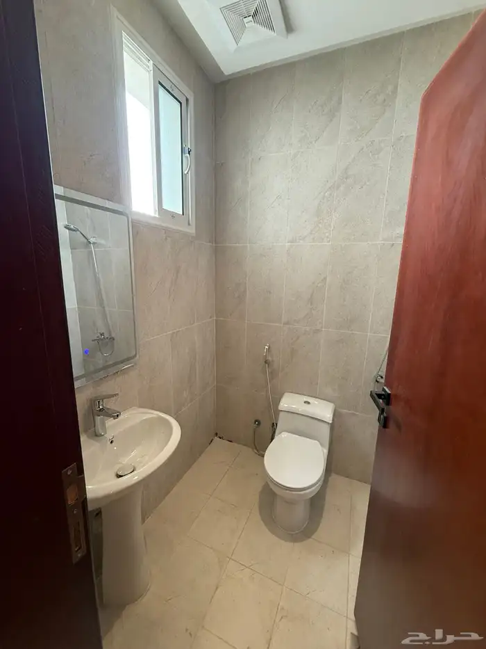 للبيع فلل الإسكان بن بطي وتاره طريق ابها الخميس 17